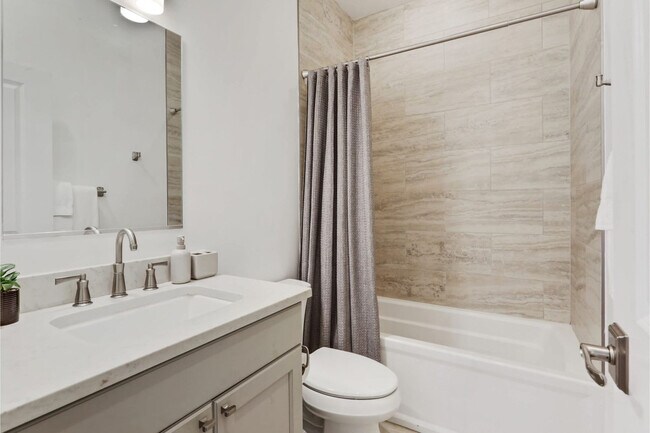 Building Photo - 127 Carondelet St