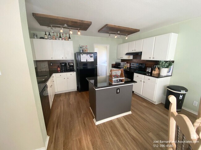 Building Photo - Available July 6: Very Clean, Well Maintai...