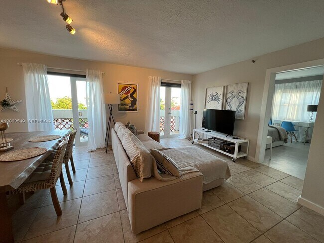 Building Photo - 227 Michigan Ave