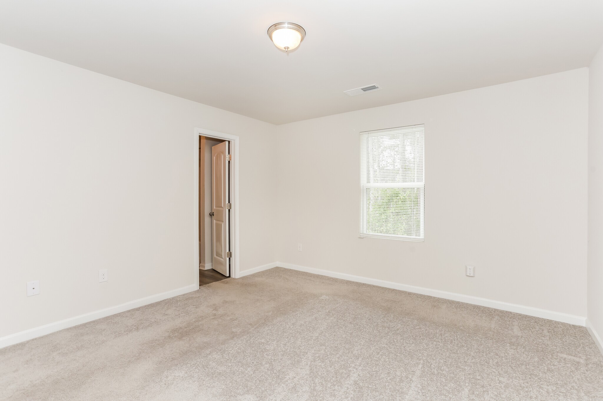 Building Photo - 940 Haley St