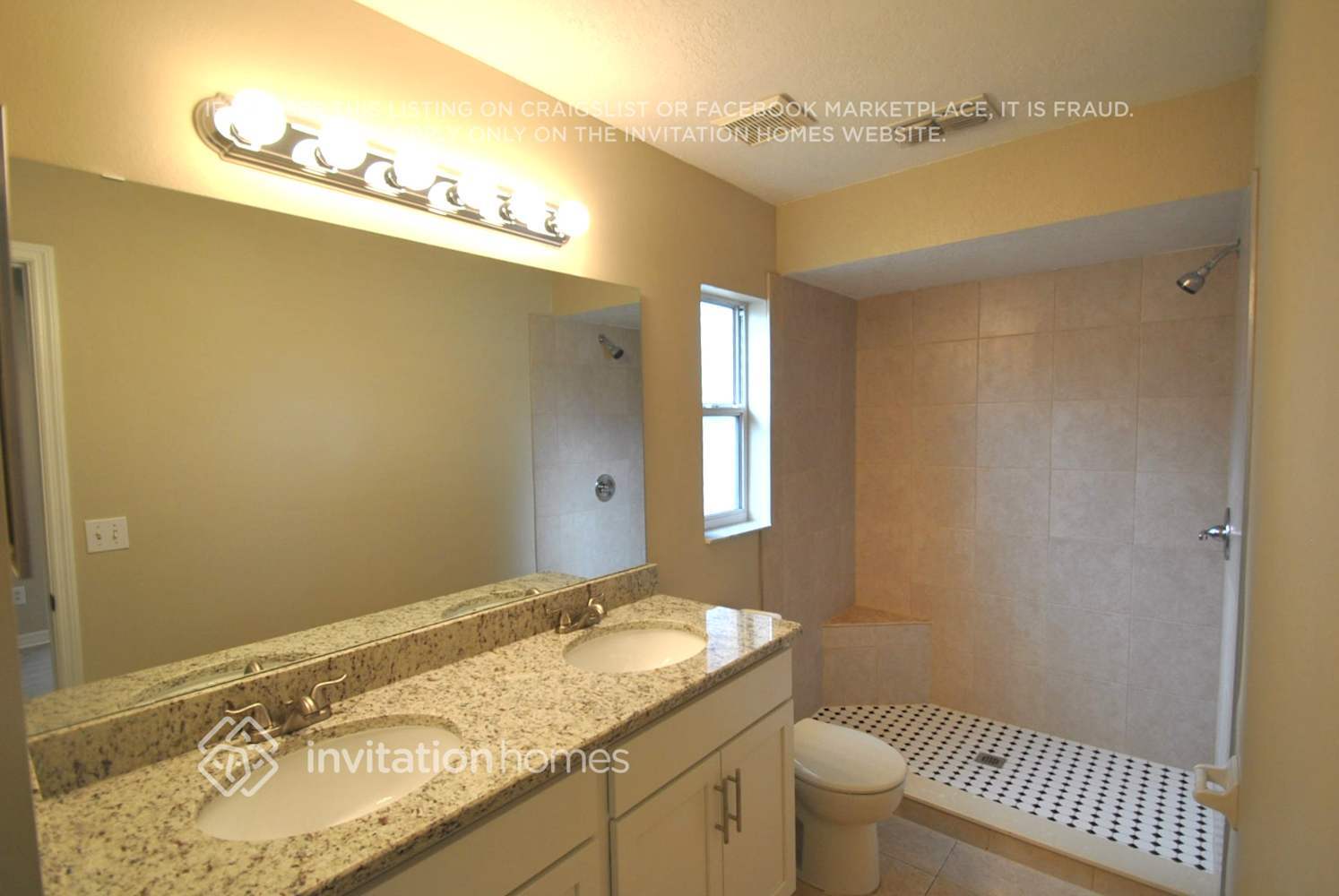 Building Photo - 1372 Sierra Cir