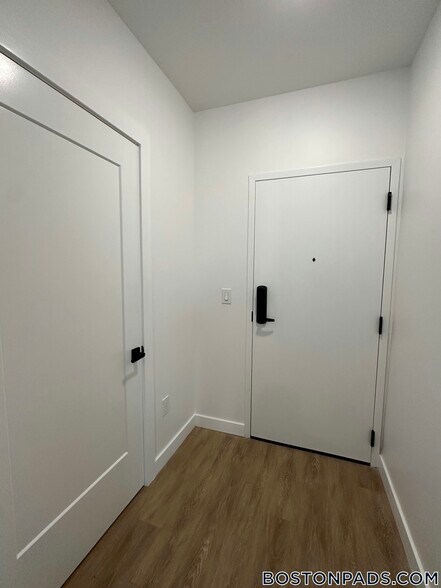 Building Photo - 199 Gardner St