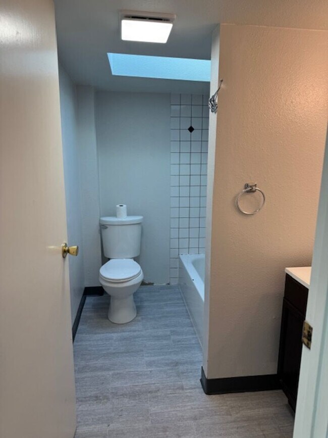 Building Photo - 3-Bedroom Home in the Sunnyland neighborho...