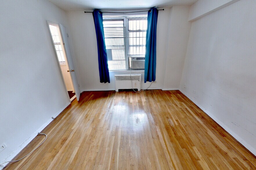 Building Photo - 340 E 58th St