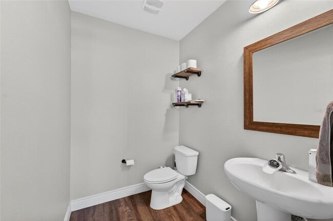 Building Photo - 11176 Leland Groves Dr