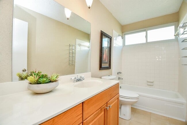 Building Photo - 2614 Cobble Ridge Dr