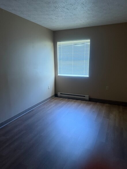 Building Photo - Lincolnshire Apartments