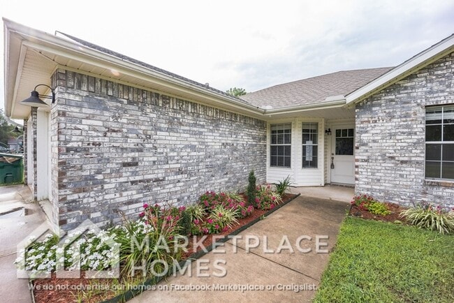 Building Photo - 601 Cass Rd