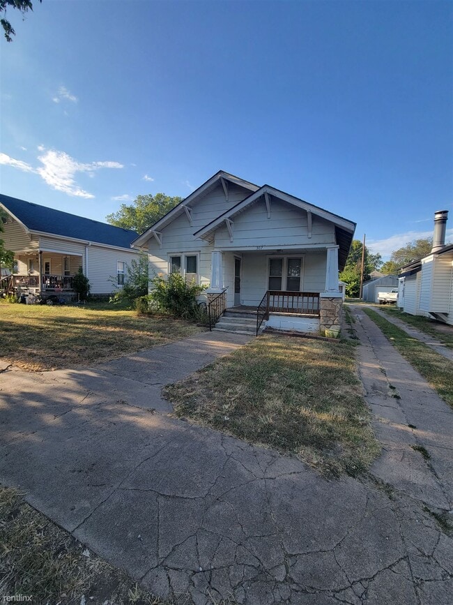 Primary Photo - 3 br, 2 bath House - 307 East 9th Street
