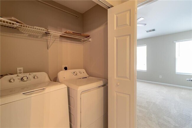 Building Photo - 5795 Mountain Top Pl