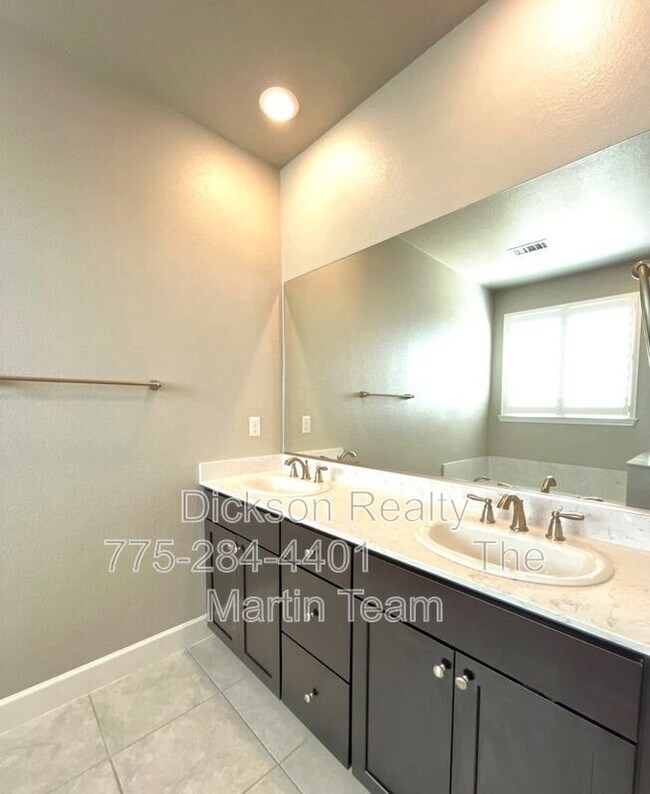 Building Photo - 2025 Elk Falls Way