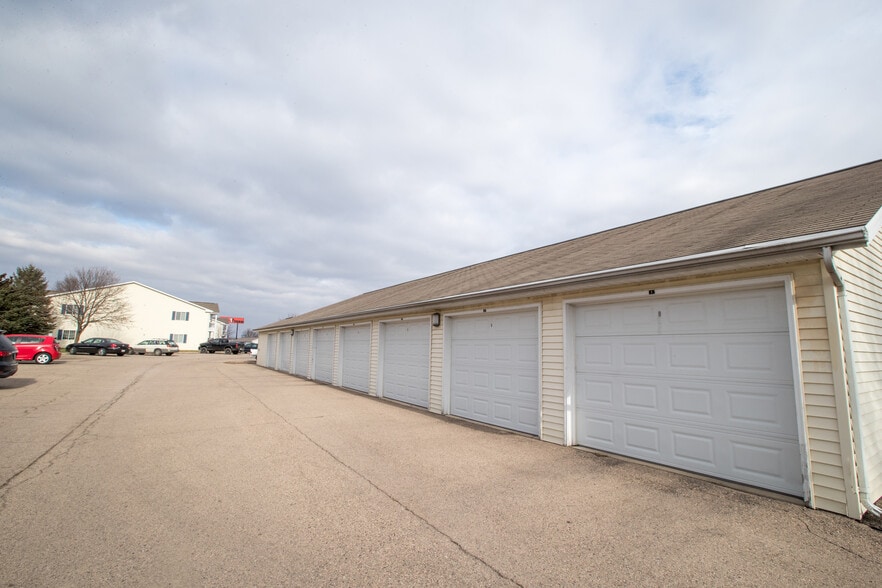 Building Photo - Stoneridge Apartments