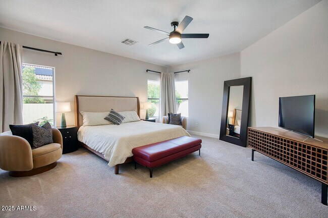 Building Photo - 1302 E Milada Dr