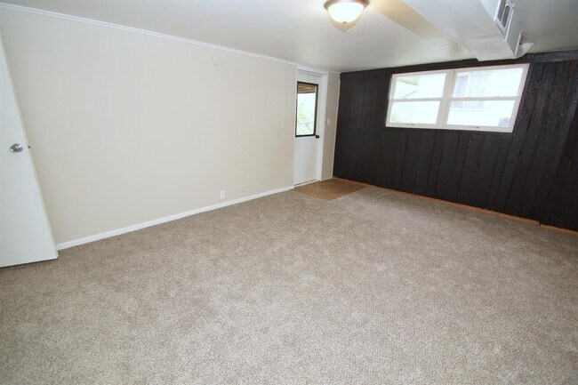 Building Photo - 3516 Central Ave