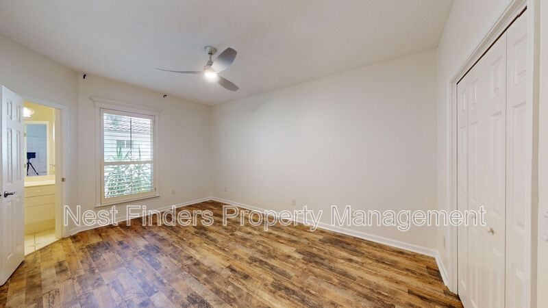 Building Photo - 1334 Charter Ct