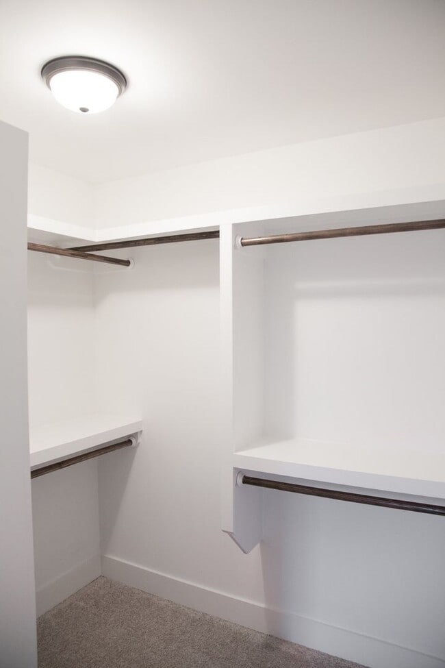 Building Photo - 3 Bed, 3.5 Bath Home w/ 2 Car Garage in East Nashville