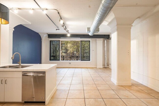 Building Photo - North Park Lofts - Historic Pearl District Warehouse Studio w/parking/most utilities/private balc...