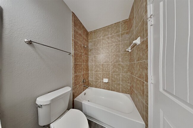 Building Photo - 20834 Clay Landing Ln