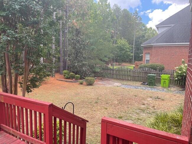 Building Photo - Outstanding Five Bedroom Three Full Bathro...