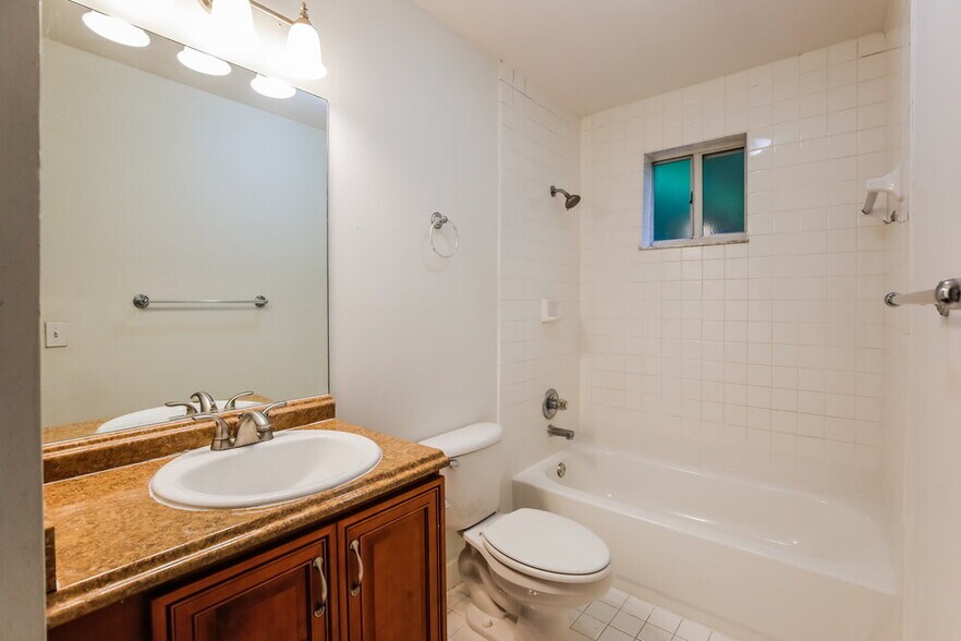 Building Photo - 18217 SW 154 Ct