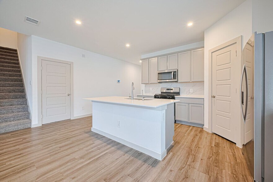 Building Photo - 1010 Curly Angora Ct