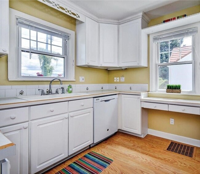 Building Photo - Crescent Rim - Home with a view - Short te...