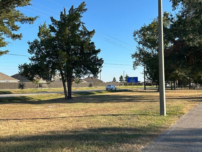 Building Photo - 17630 Chisel Plow Dr