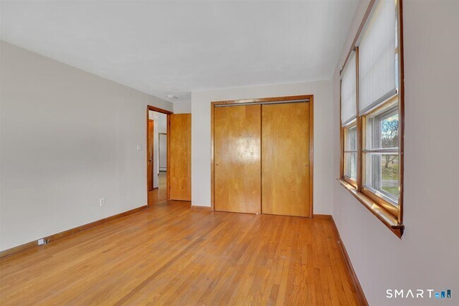 Building Photo - 57 Alanby Dr