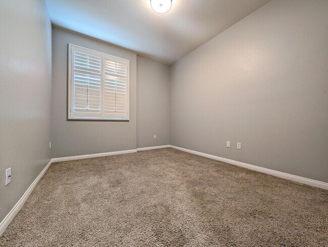 Building Photo - Coming Soon! Beautiful Ground Floor Condo in Carmel Valley