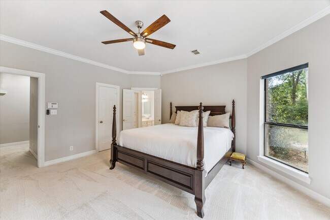 Building Photo - 23818 Pin Oak Dr