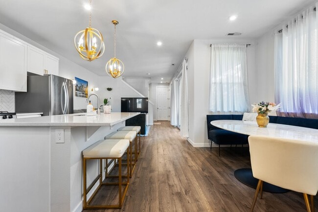 Building Photo - Beautiful 3-Bed, 3-Bath Home in Reeds Cros...