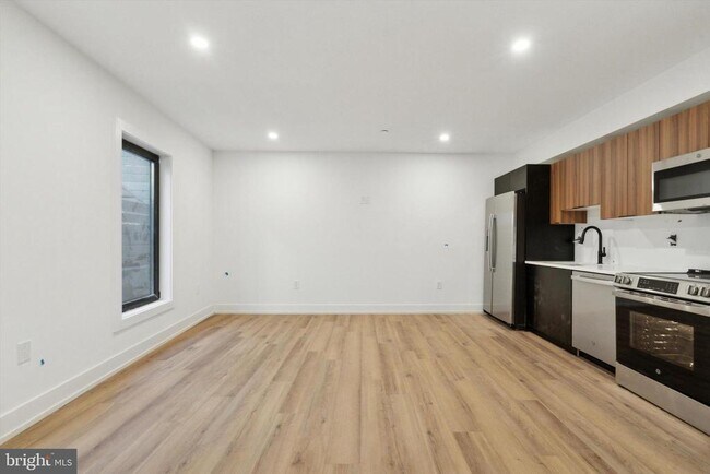 Building Photo - 808 N 3rd St