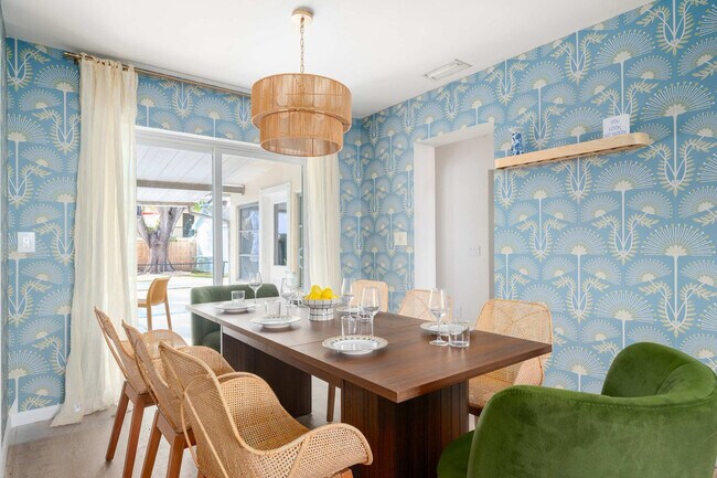 Building Photo - 84 21st Terrace SE