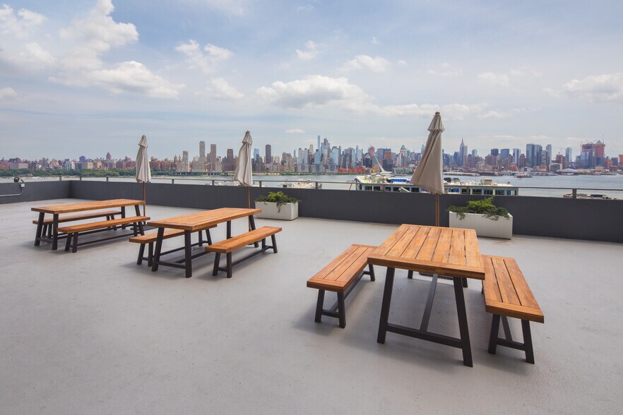 Building Photo - 6050 Boulevard E