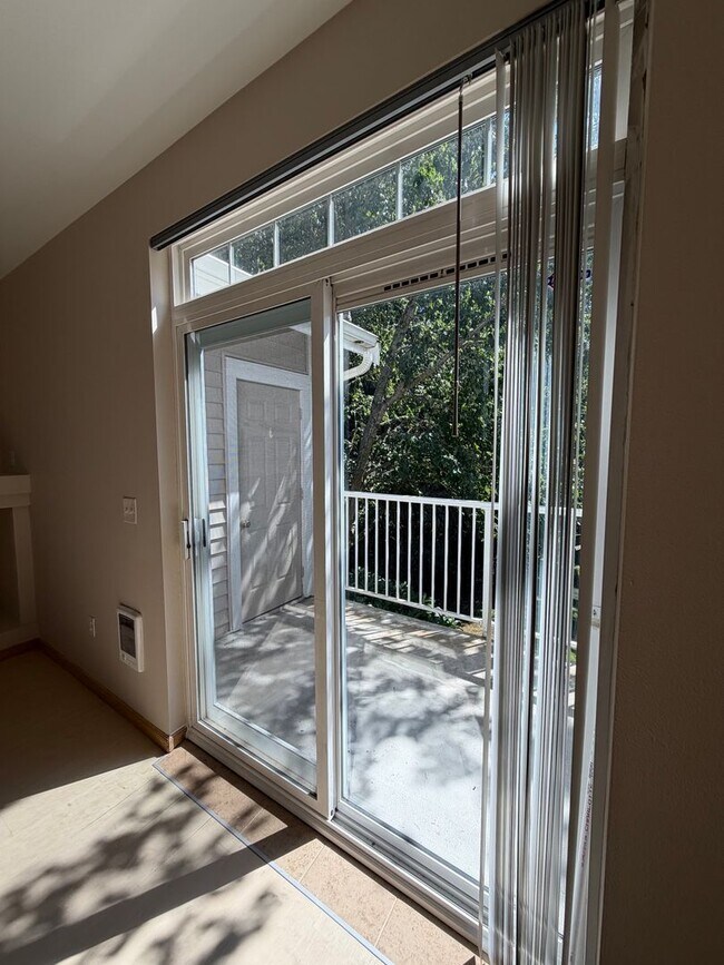 Building Photo - Spacious Mukilteo Nantucket Home Backing to a Peaceful Greenbelt