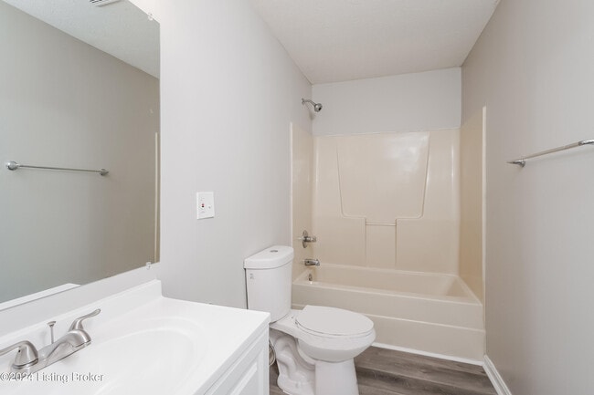 Building Photo - 156 Hackberry Ln