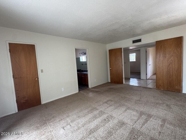Building Photo - 1281 N Catalina Dr
