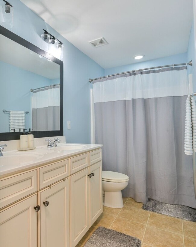 Building Photo - 430 Spectrum Rd