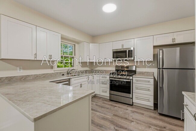 Building Photo - 7867 Painted Daisy Dr