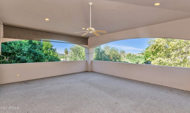 Building Photo - 1101 E Brook Hollow Dr