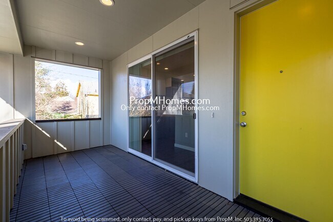 Building Photo - Tranquil Three Bedroom Retreat with Off-St...