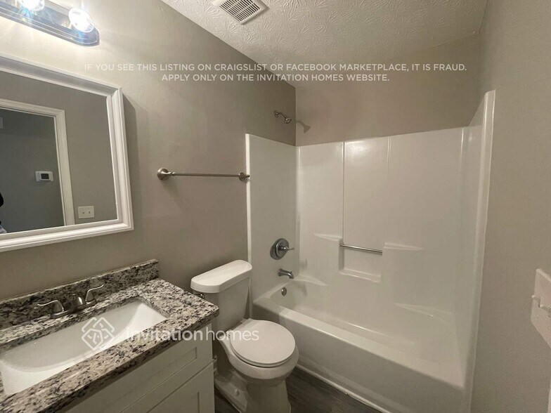 Building Photo - 1415 Oak Knoll Dr NE