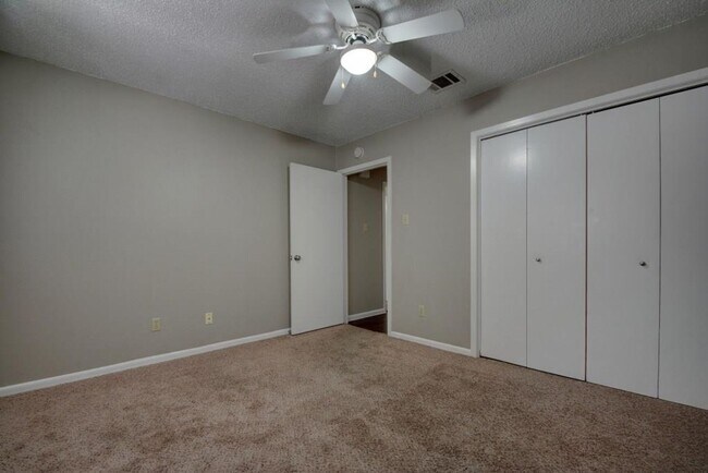 Building Photo - 9204 Sedgemoor Trail