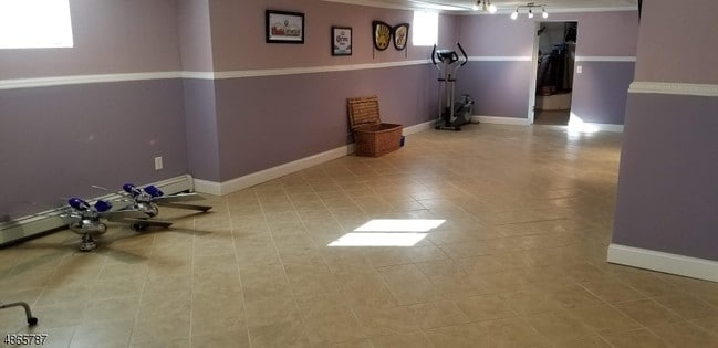 Building Photo - 1789 Vauxhall Rd