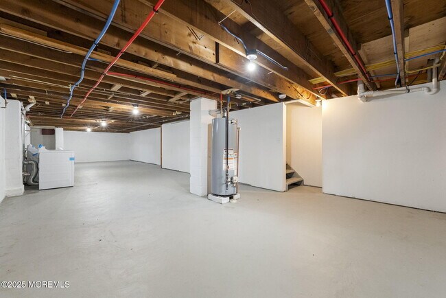 Building Photo - 1 Bissett St