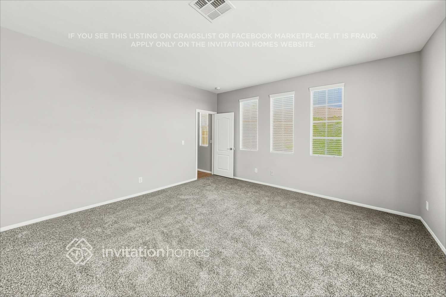 Building Photo - 4028 Villeroy Ave