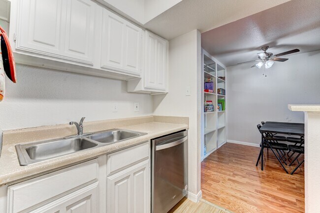 Building Photo - 6001 Reims Rd
