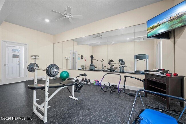 Building Photo - 8140 Sutton Pl N