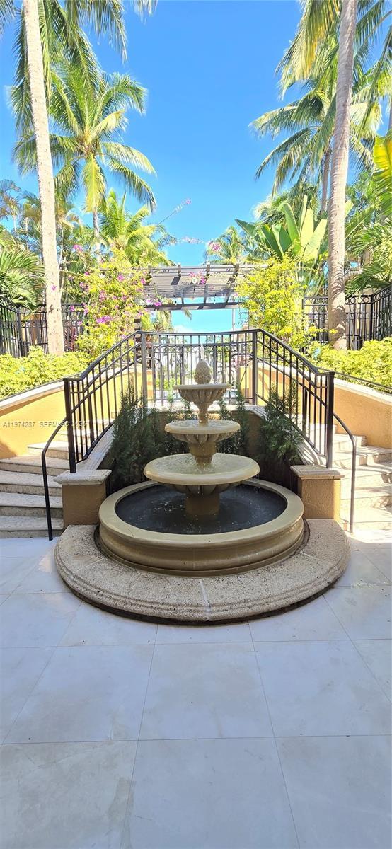 Building Photo - 2945 NE 185th St