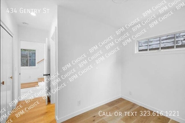 Building Photo - 434 Gentry St